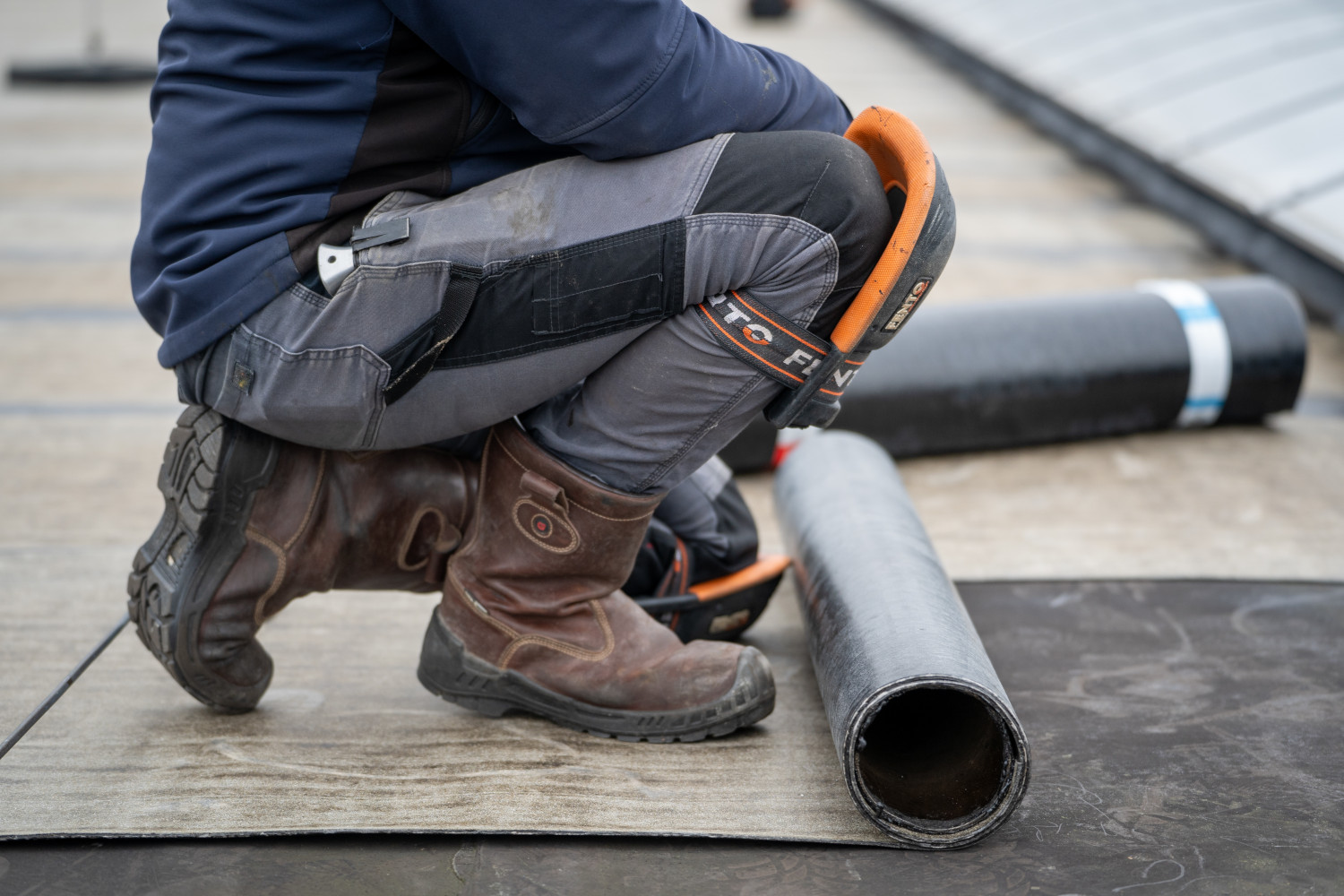 Dakrenovatie bedrijfspand in Friesland