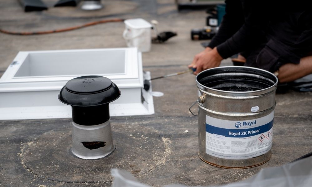 Dakreparatie Drachten aanbrengen Primer